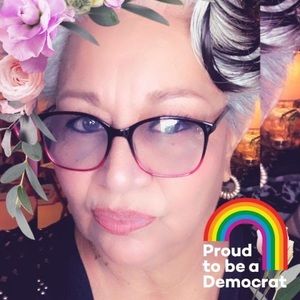 Meet your Posher, Gloria